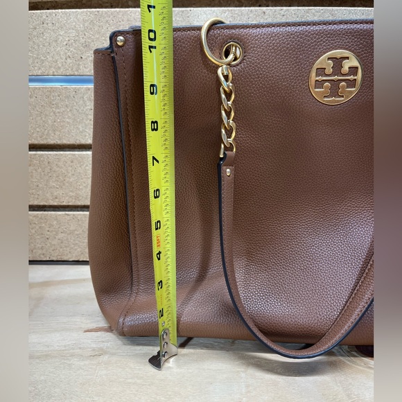 TORY BURCH EVERLY TOTE 👜 WITHOUT DUST BAG CAN’T REMEMBER EVER USING IT - Picture 14 of 16